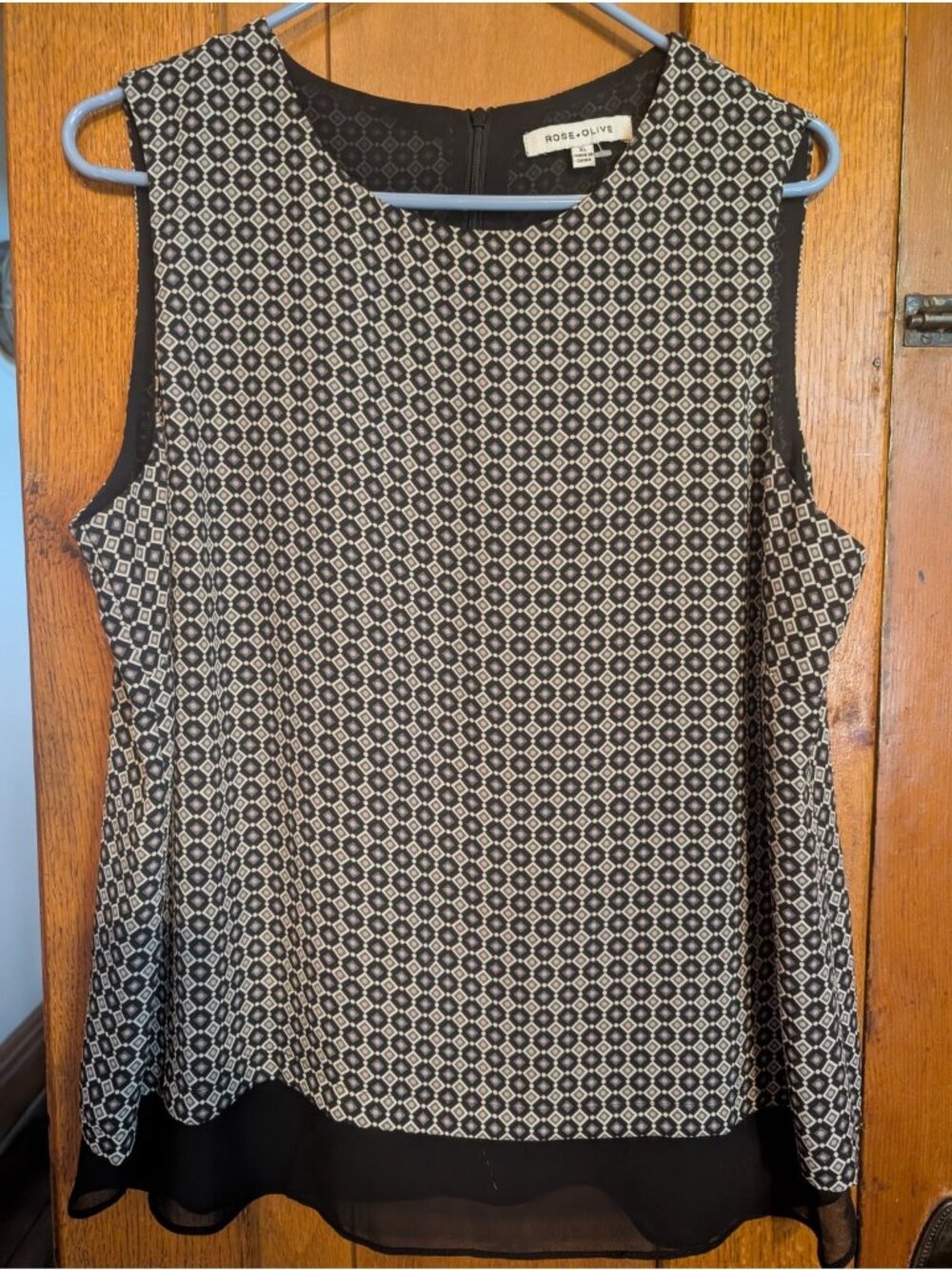 Rose + Olive Size XL Sleeveless Tank Top Black Gray GeometricPrint Sheer Hem-248